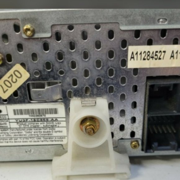 Ford Factory AM / FM Cassette CD Player - Picture 2 of 4